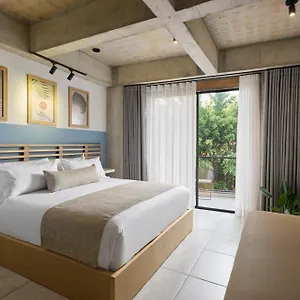 30 Living Hotel
