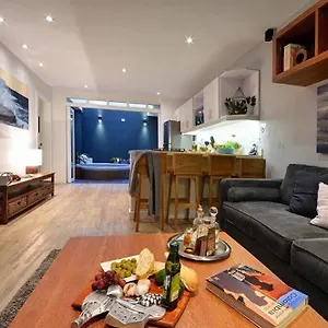Oasis Suites Hotel